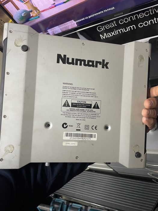 Dj контролер numark
