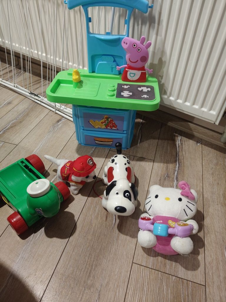 Лот играчки, малка кухня на Пепа, и други