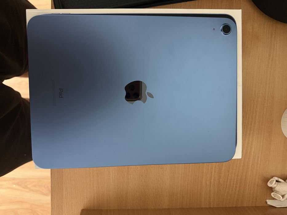 Продам Apple iPad Wi-Fi 10дюйм 4 Гб/256 Гб синий
