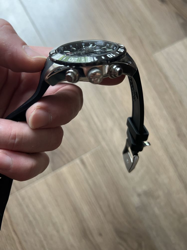Продавам часовник Festina в перфектно състояние