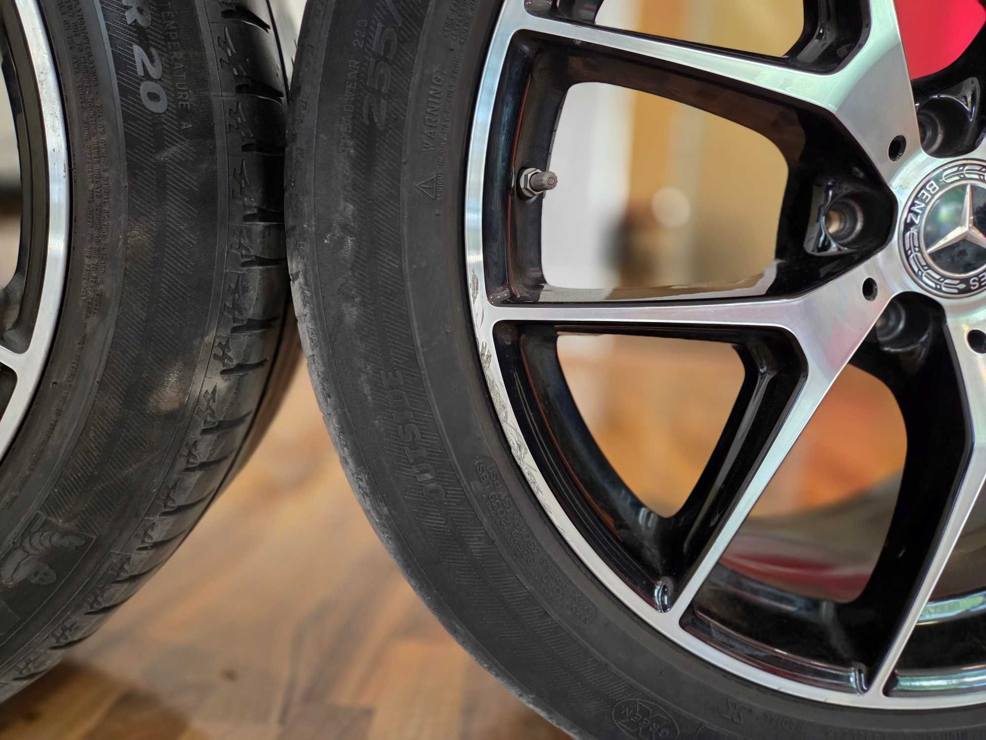 Продавам оригинални AMG джанти с гуми за MERCEDES 20 цола
