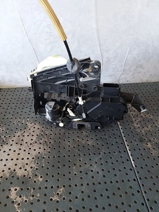 Broasca usa stanga spate ford kuga 1 8v4as26413ga