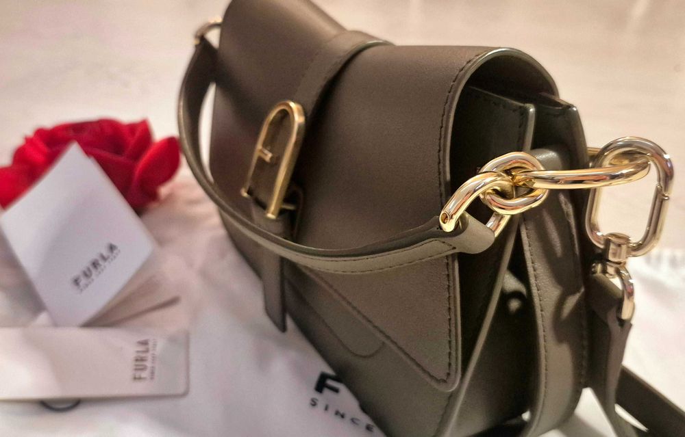 Geanta Furla ca noua