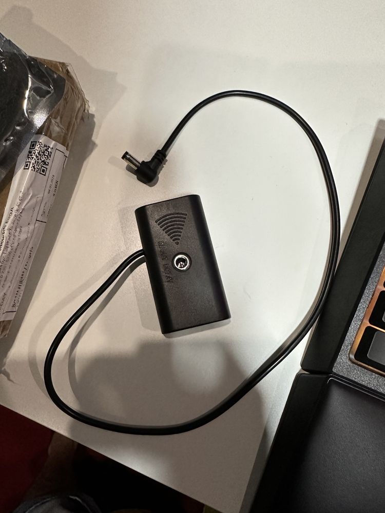 Alvin's Cables NP-F550 Dummy Battery to DC Right Angle Power Cable