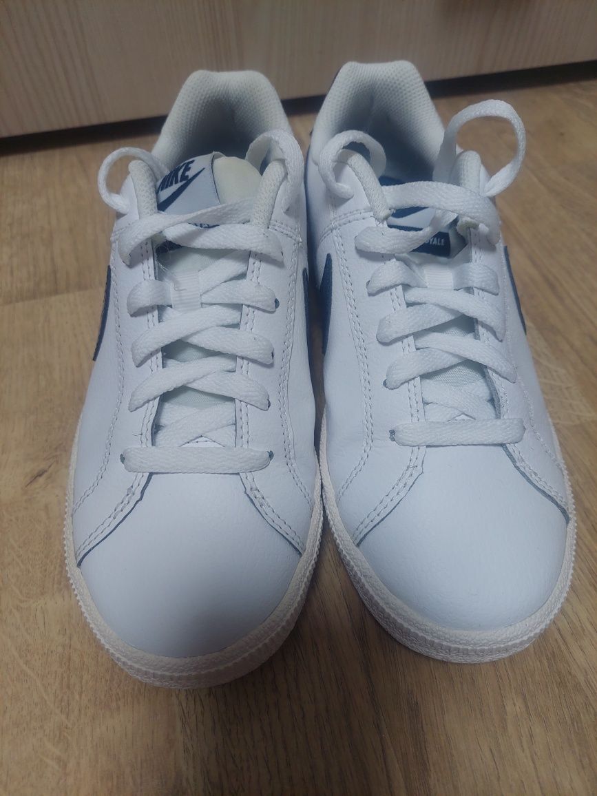 Дамски маратонкиNIKE