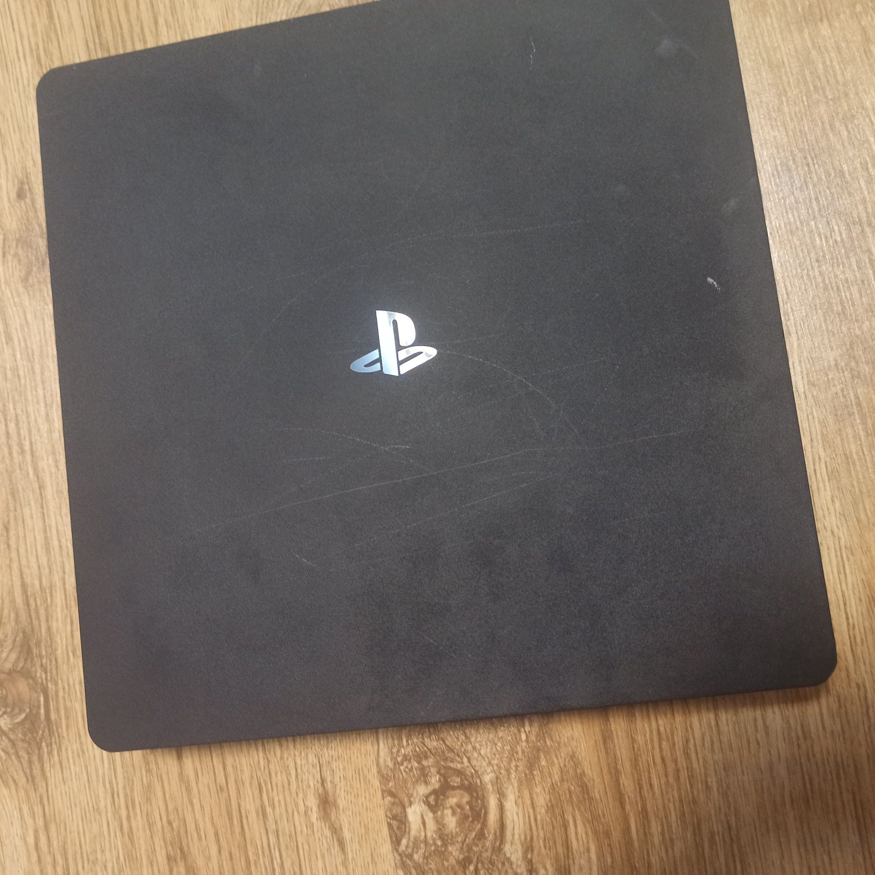 Продавам  PlayStation 4 

Състоян