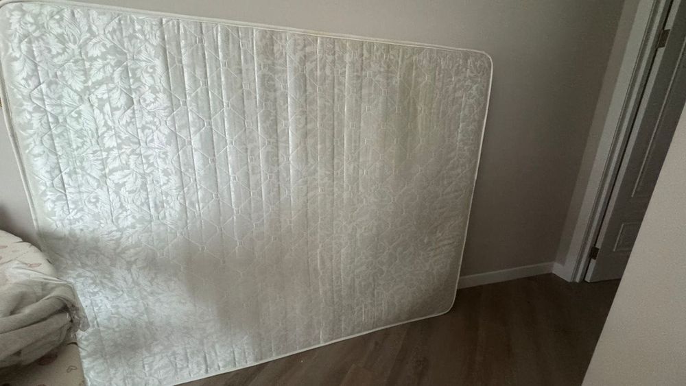 Продаю матрас на кровать