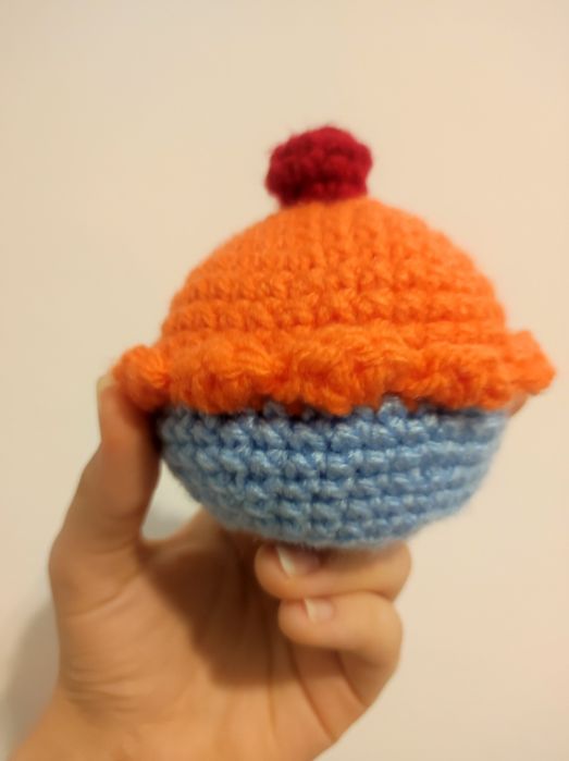 Forme croșetate de diferite dimensiuni