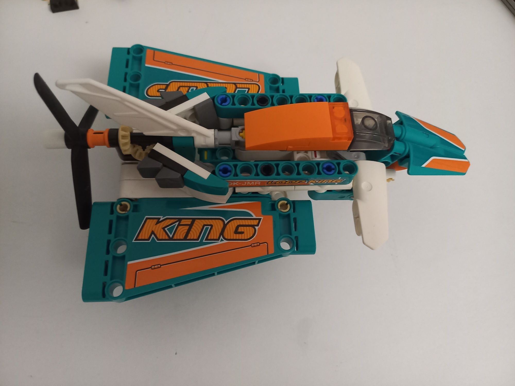 Lego Technic 42117 самолет