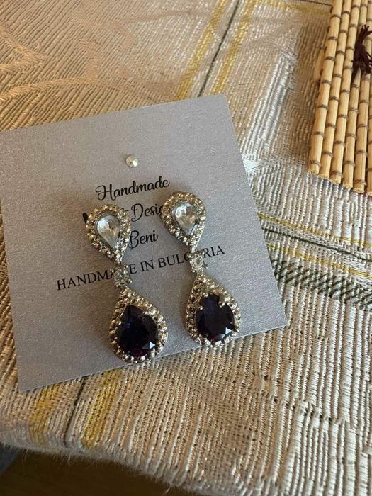 Уникални обици с тъмносин камък