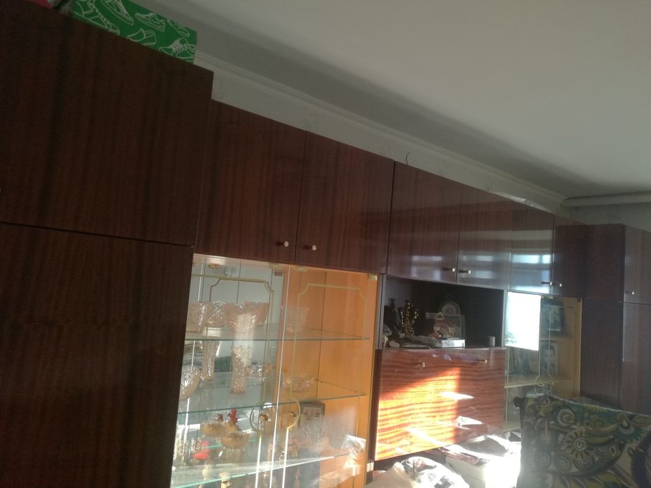 Продам стенку+диван+2 кресла+журнальный столик+6 стульев