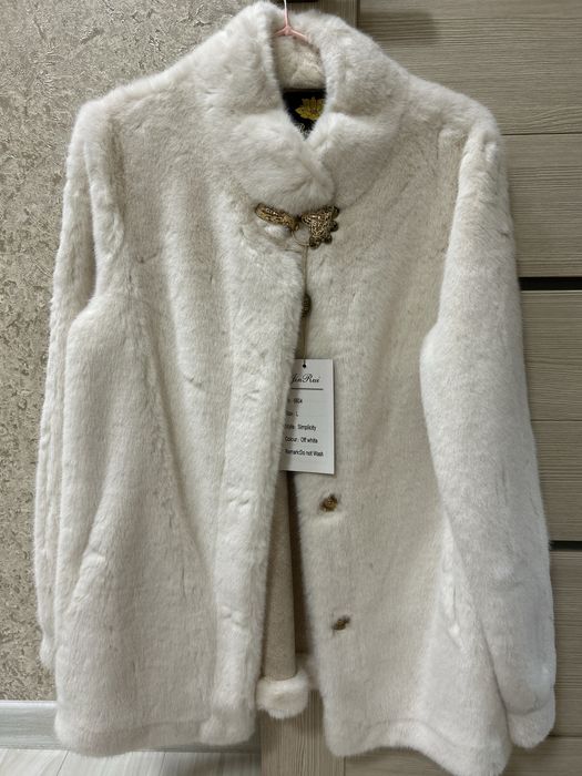 Шуба белая новая