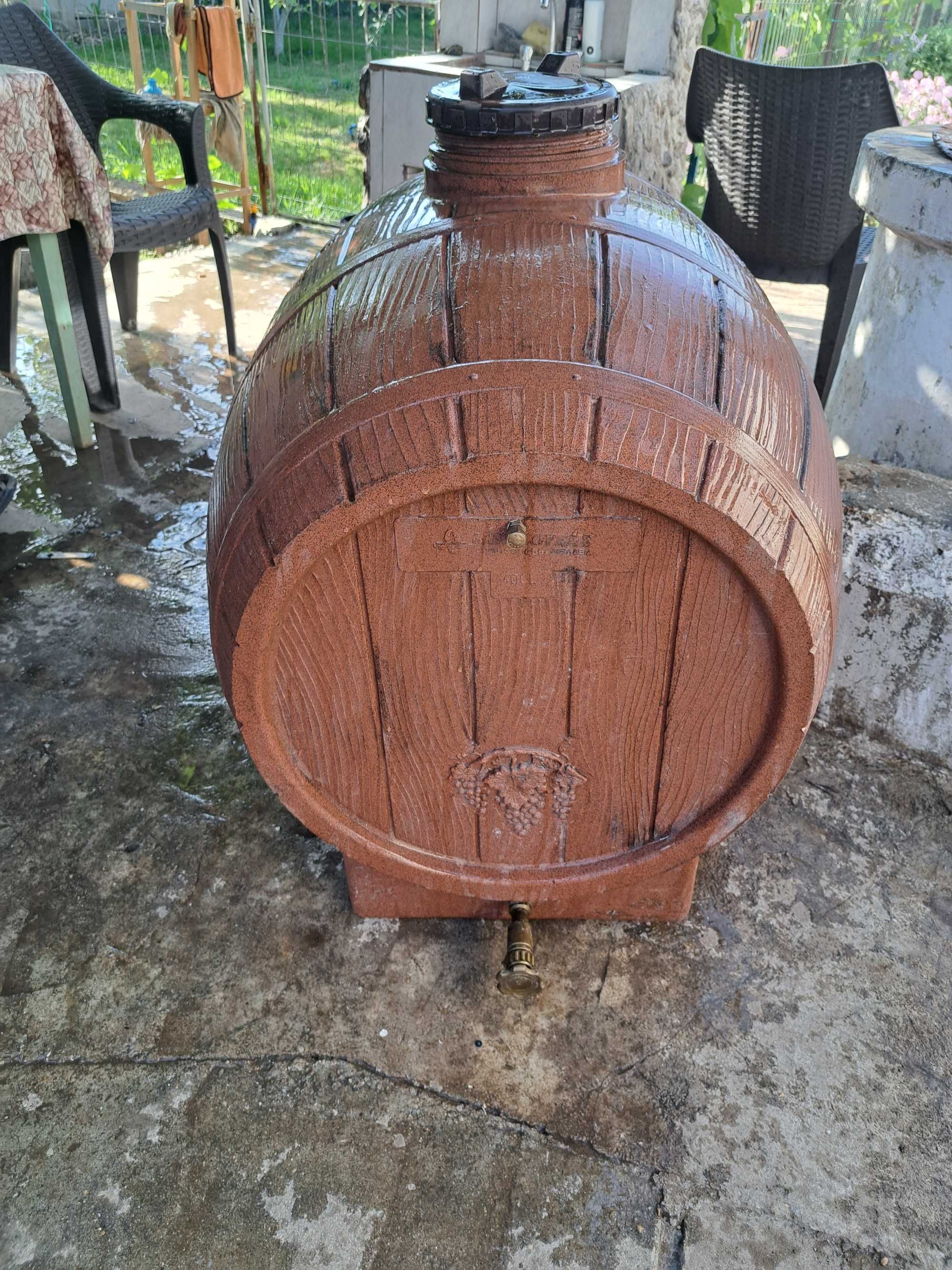 Vând Butoi pentru vin de 400 Litri