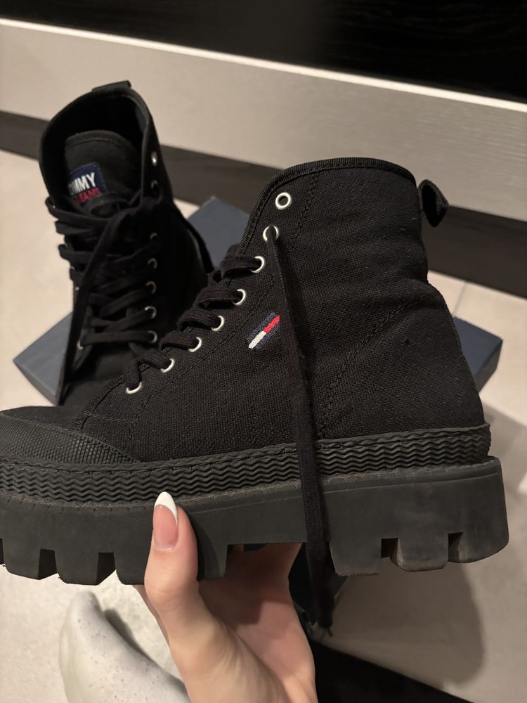 Боти на tommy jeans