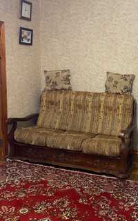 Продается диван и 2 кресла из чистого ореха