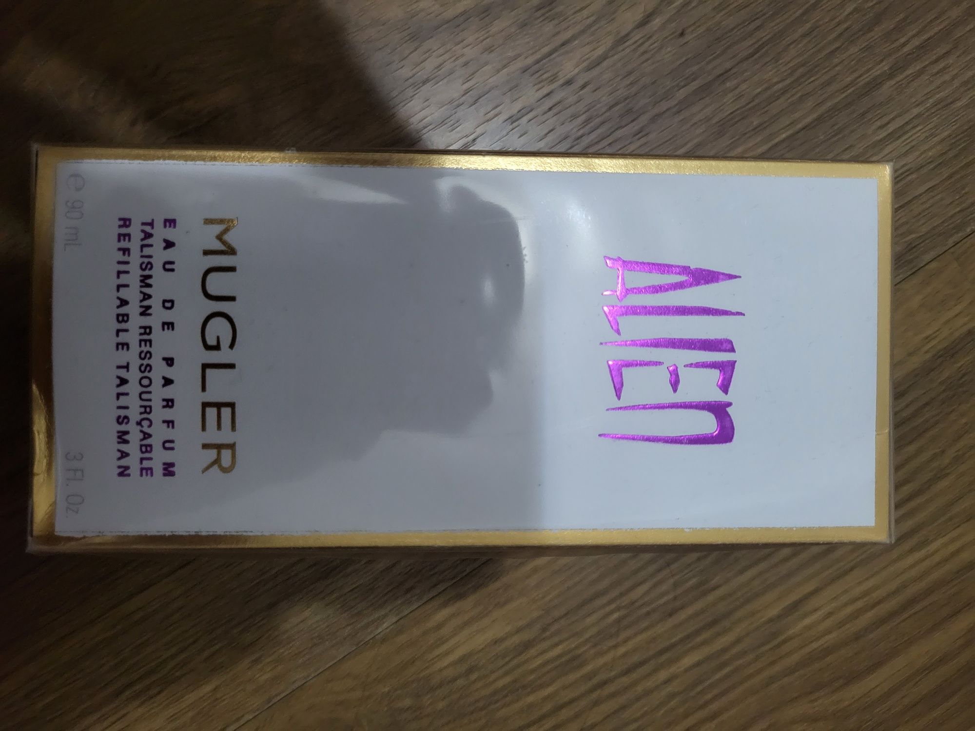 Vând Parfum Alien de 90 de ml.