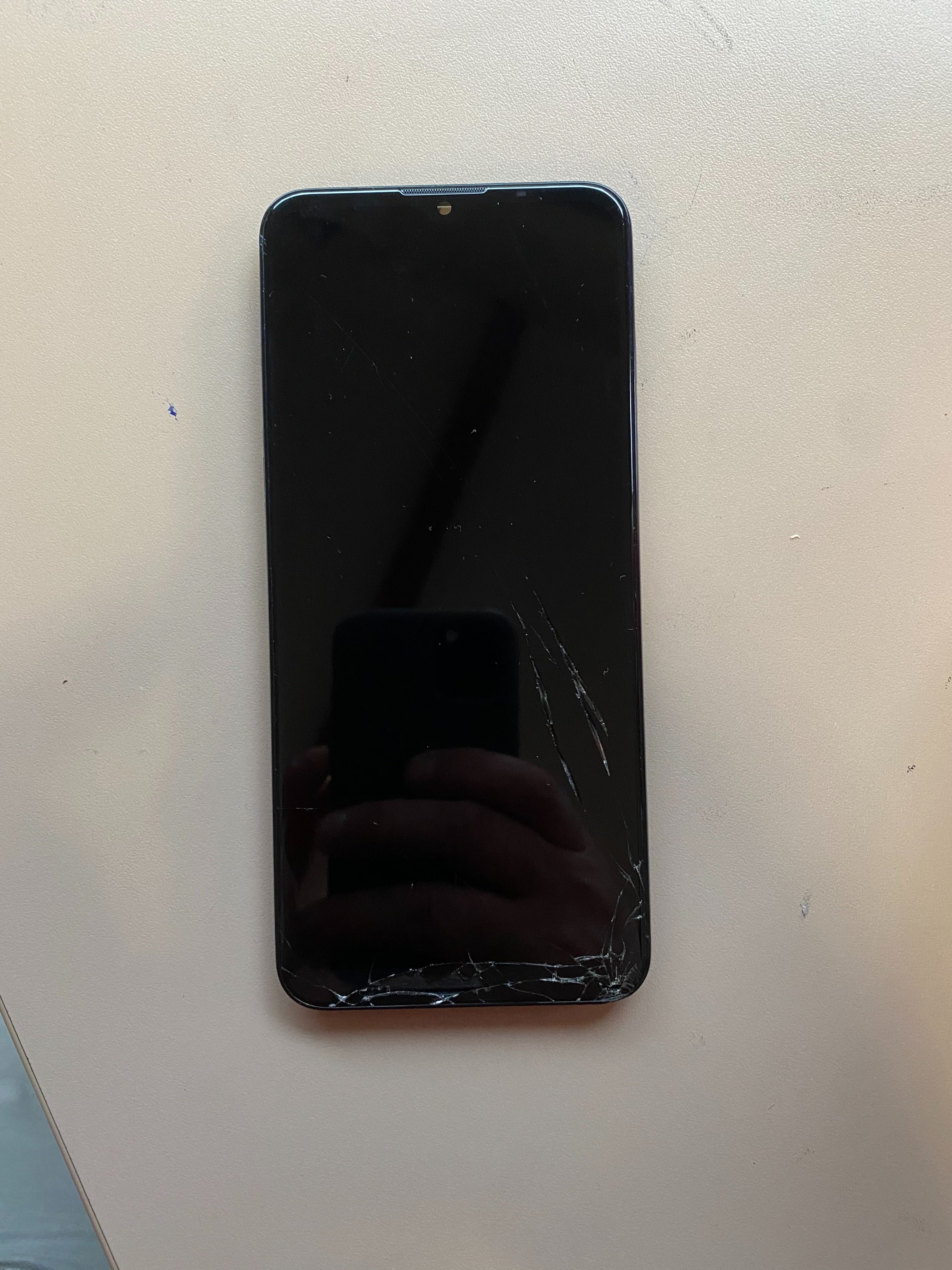 Display Motorola E7 Plus cu sticla fisurata