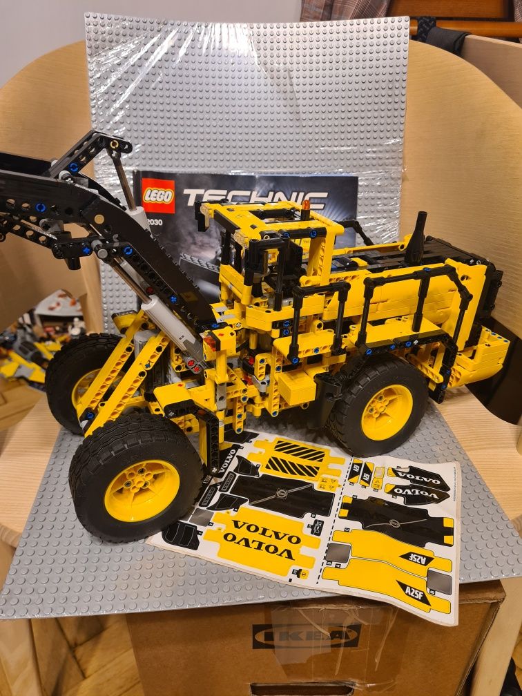 Vand Lego Technic  Volvo L350F Wheel Loader 42030