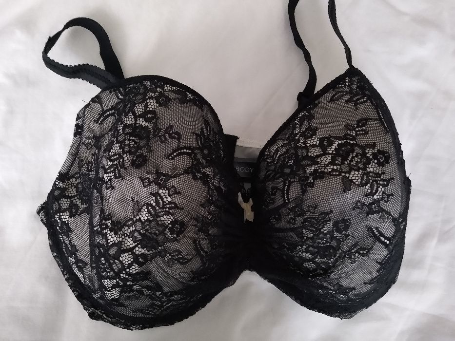 Нови Triumph/Chantelle/ Charade/City Chic големи размери сутиени