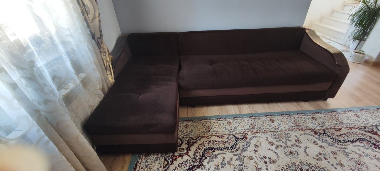 Продается 2 кресла и диван