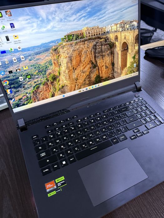 Asus ROG Strix G17 RTX4070