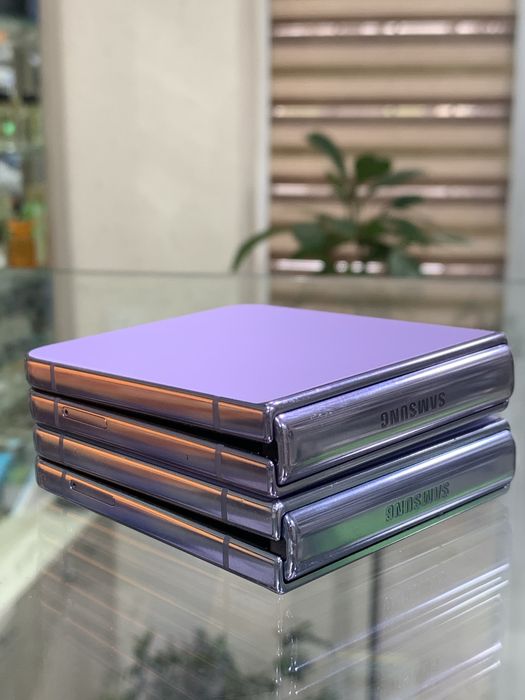 Galaxy Flip  4 8/256gb orginal!