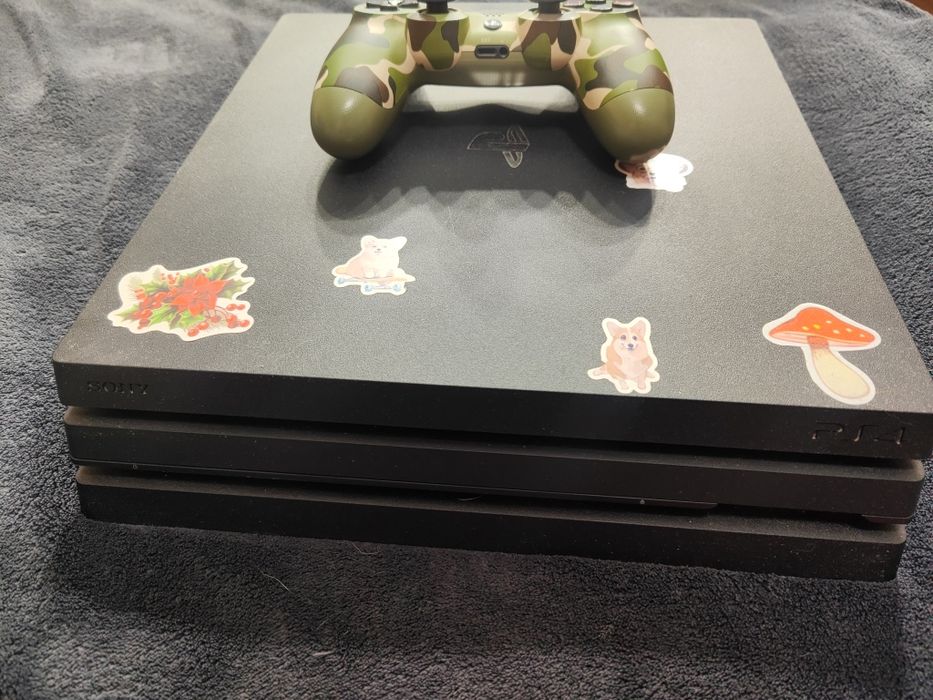 Продам PS4 pro 1tb