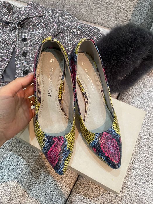 Туфли почти новые, одевала один раз на merry me.