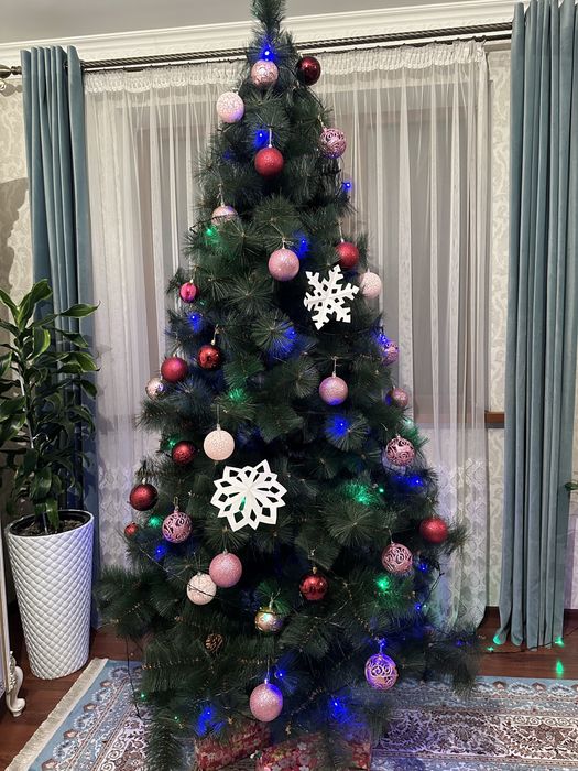 Елка искуственная 2,5 м продаем