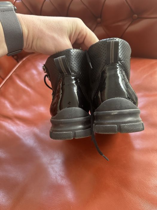 Ghete Enzo Bertini, aproape noi, piele, marimea 37.