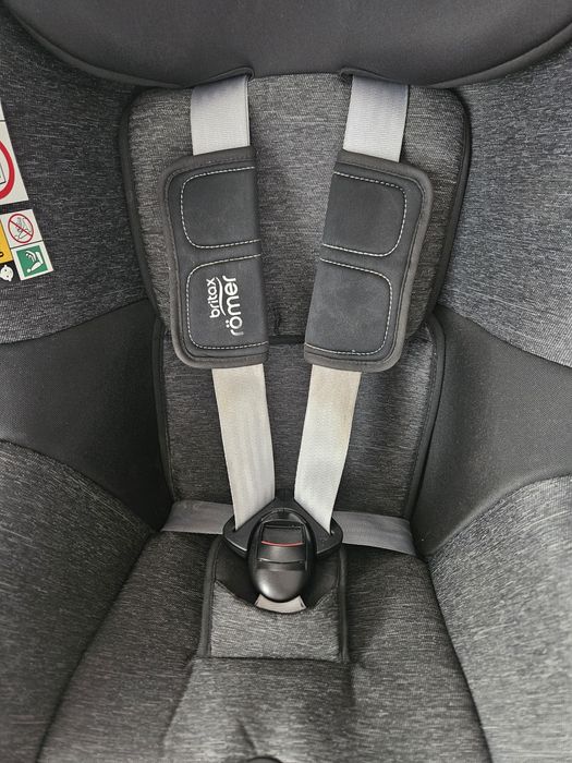 Столче за кола  Britax Romer Dualfix i-Size M