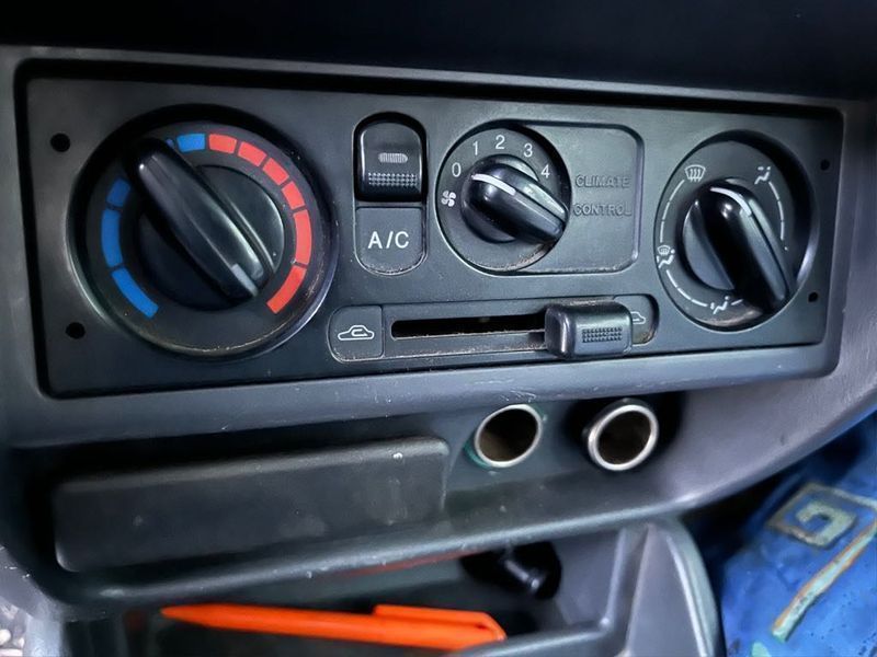 Части за Мазда Б Mazda B series 2.5/109 за части, Юли 2002