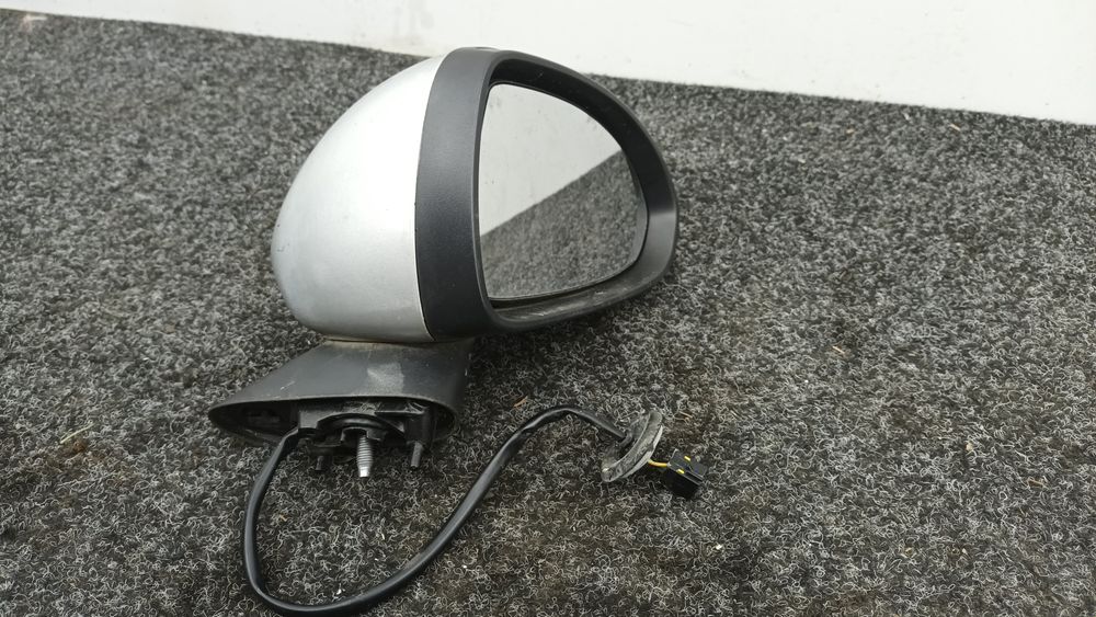Dezmembrez Oglinda dreapta de pe Opel CORSA D 2006-2014