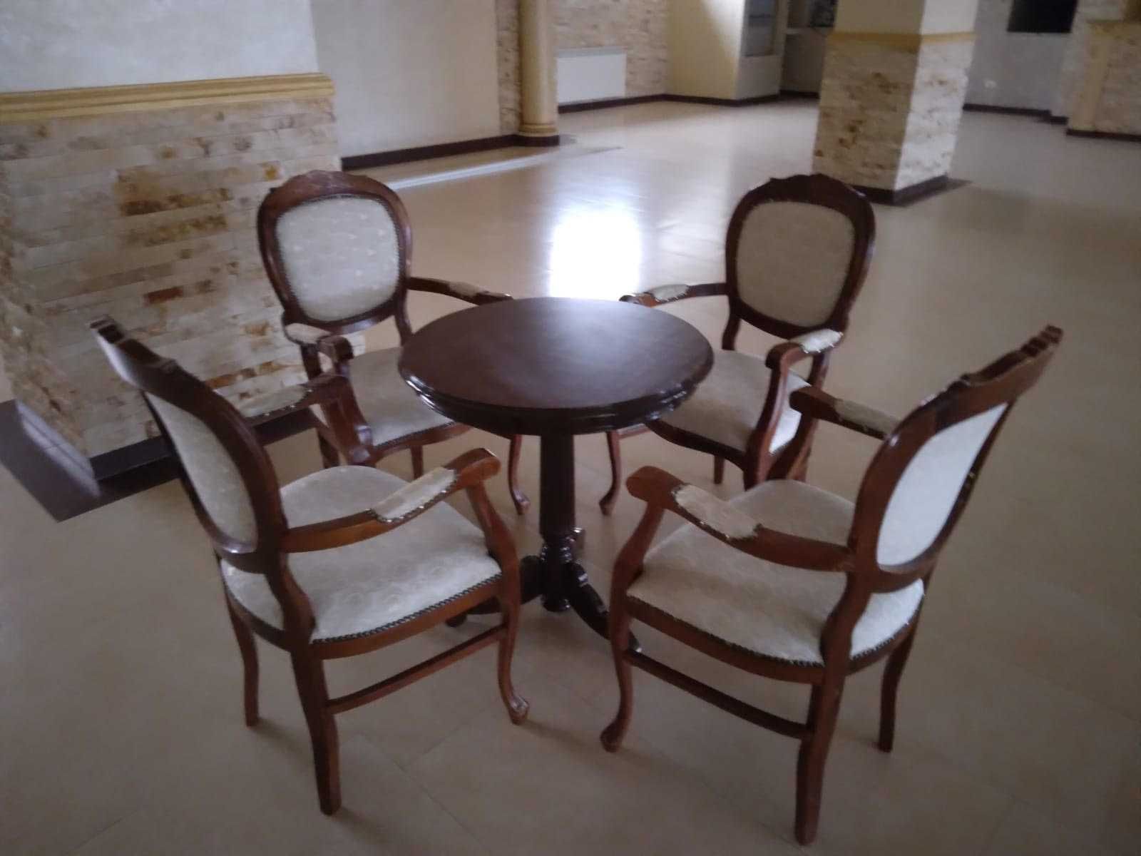 vand mobilier de lux  , restaurant 8 mese si 32 scaune