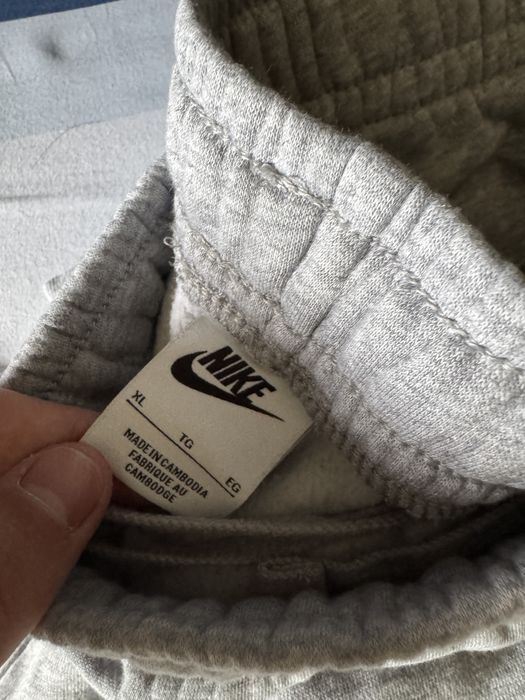 Pantaloni nike gri