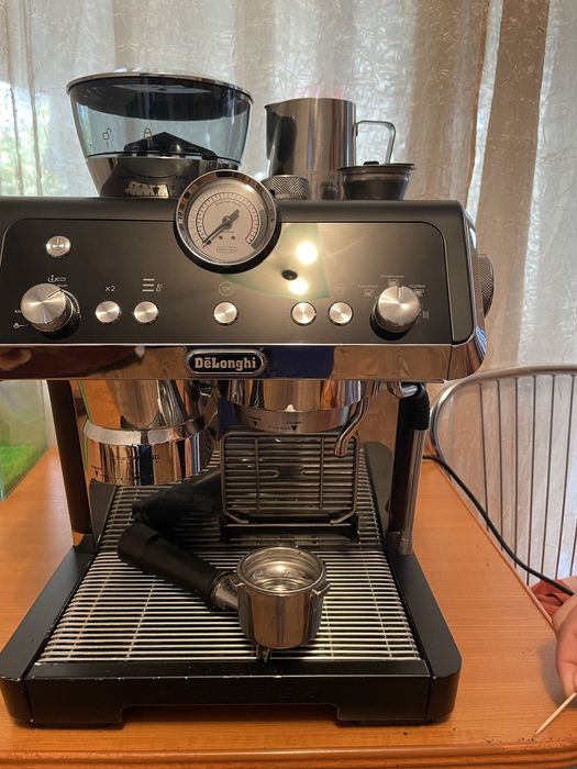 De vanzare aparat de cafea De’Longhi La Specialista Arte EC9155