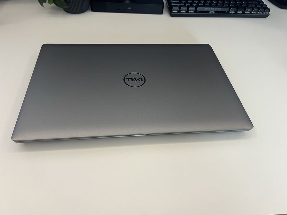 Лаптоп Dell Inc. Latitude 5531