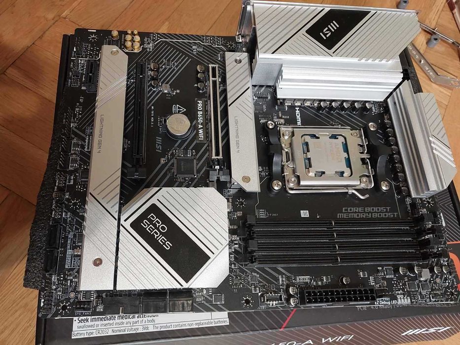 AMD Ryzen 7 9700X + MSI Pro B650-A Wi-Fi