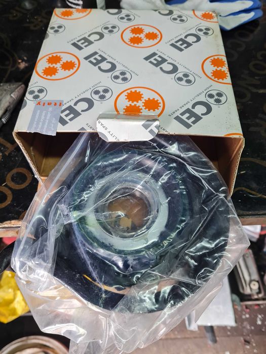 Висящ лагер iveco 40mm