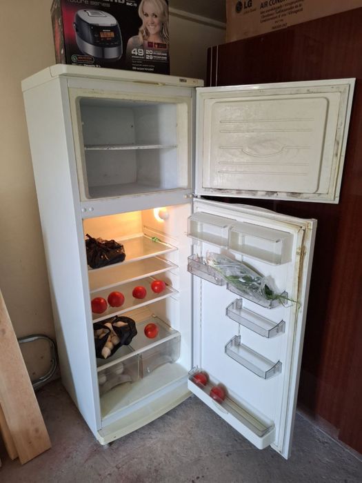 Атлант холодильник сотилади