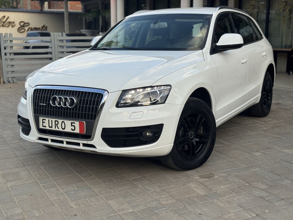 Audi Q5 2.0 TDI  QUATTRO/ euro5 / bixenon / Navi