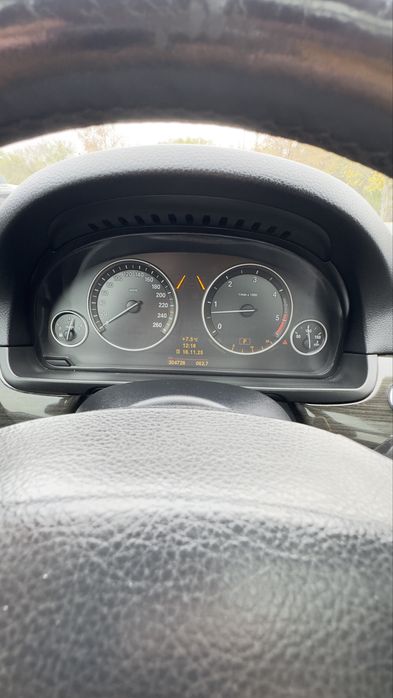 BMW F11 530d headup/360/softclose