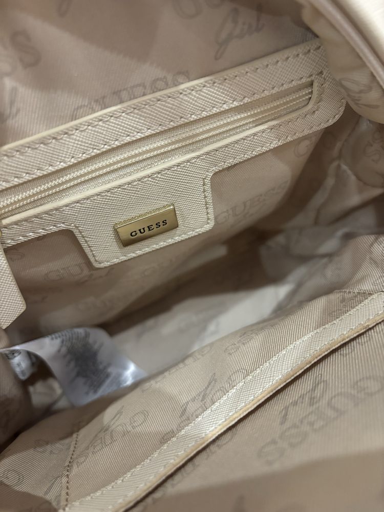Мини раничка Guess