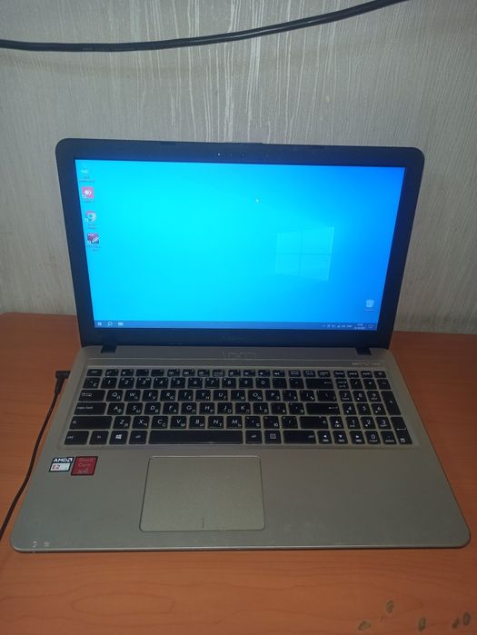 Ноутбук ASUS в идеальном состоянии!