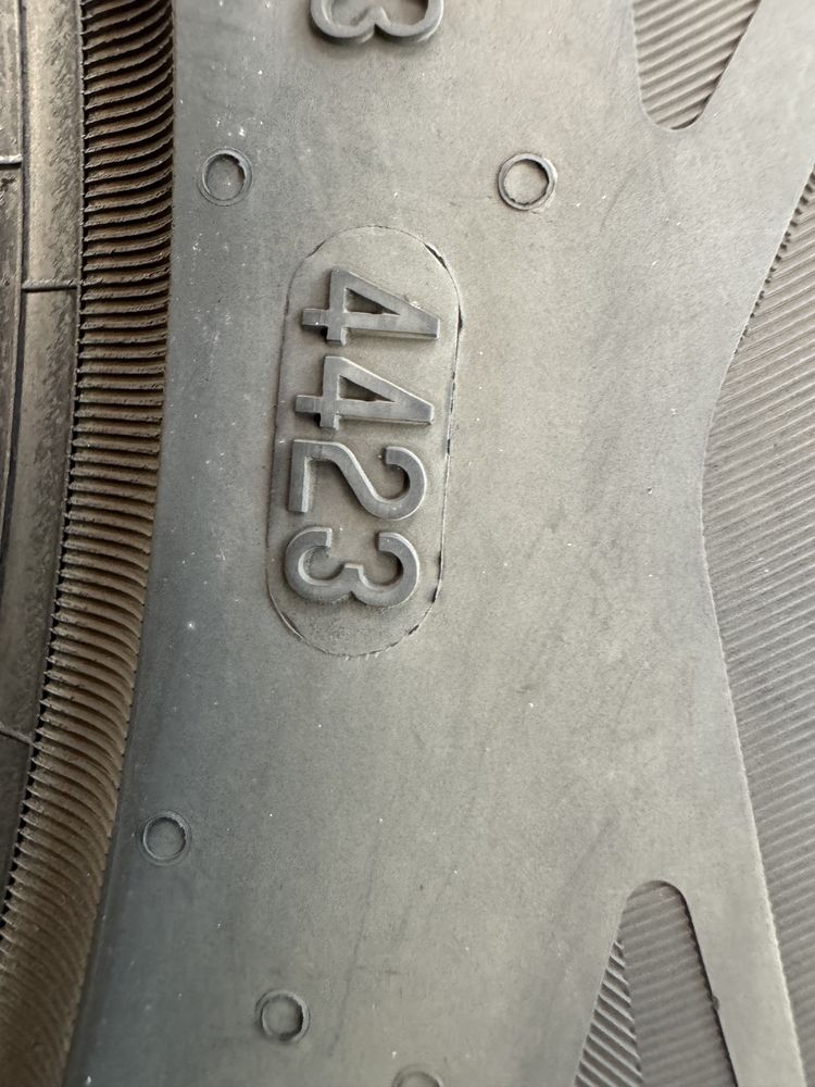 225 55 18 Continental