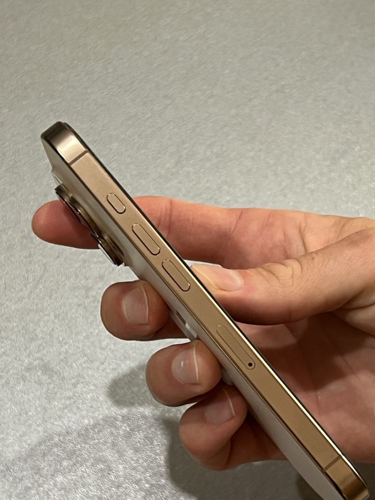 iPhone 16 pro с 128 GB памет