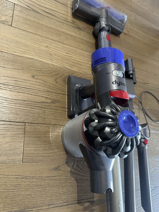 Vand Dyson V8 animal+ acumulator defect