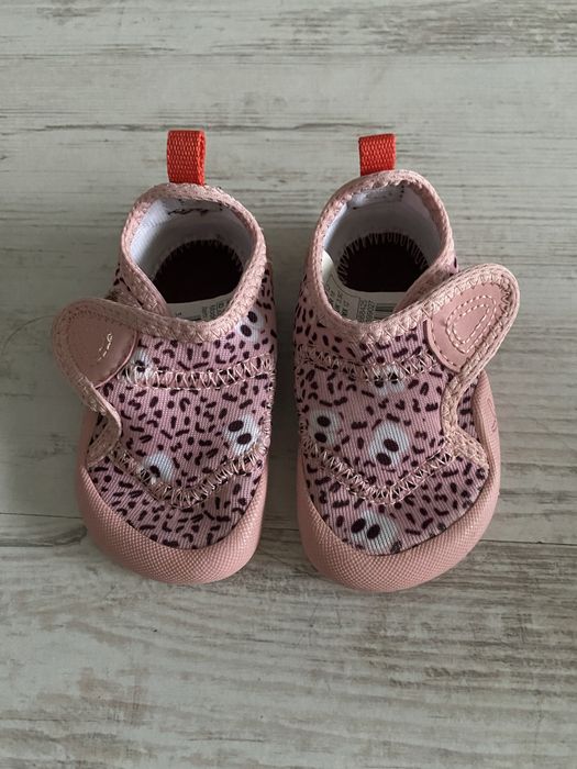 Боси обувки за прохождане