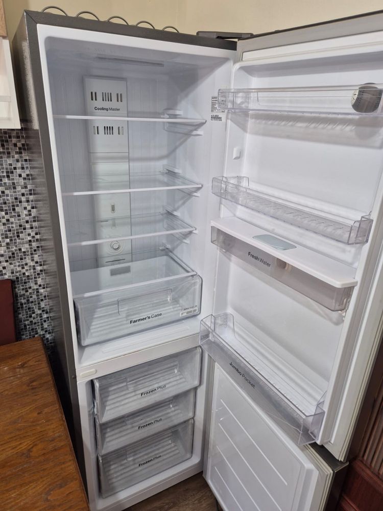 Titlu: Frigider Daewoo A+ cu congelator jos, NO FROST, stare