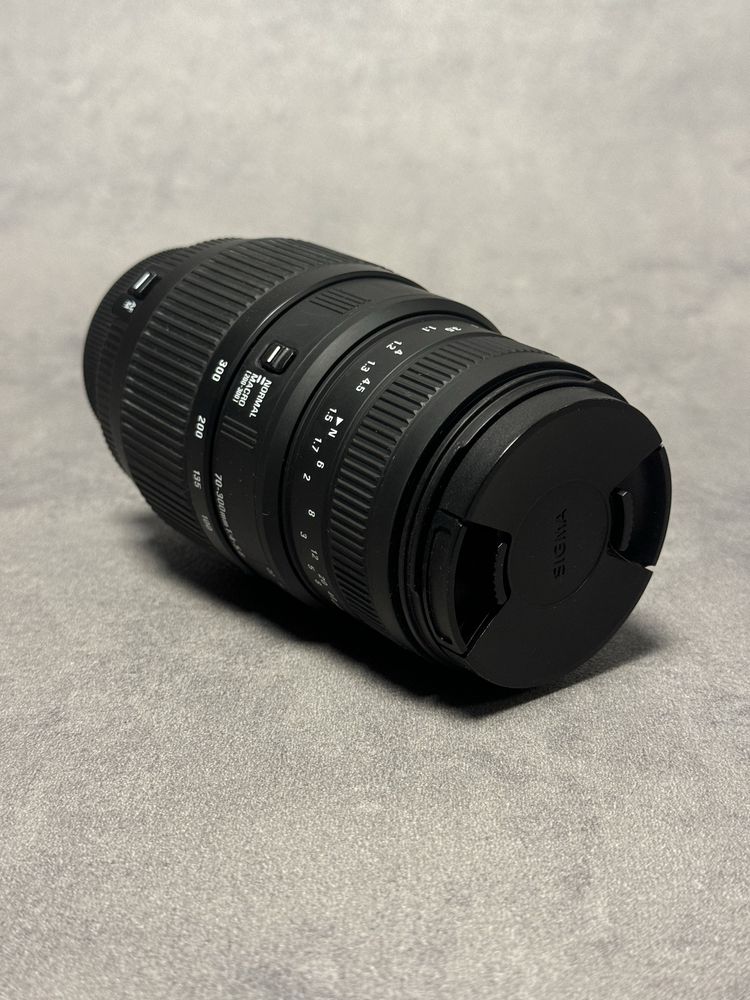 Sigma 70-300mm f/4-5.6 DG Macro за Никон